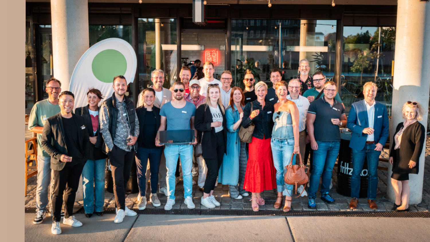Team-Event vor dem BOME Studio